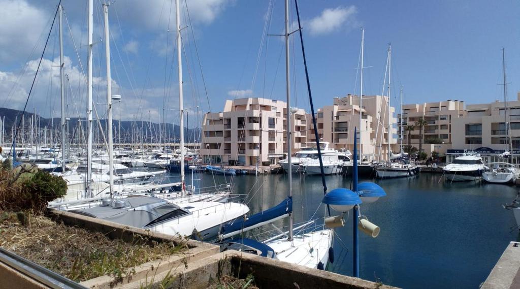 Terrasse sur la mer immeuble le Courlis, l'Esquillette, port de la Favière Quai d'Honneur, 83230 Bormes-les-Mimosas