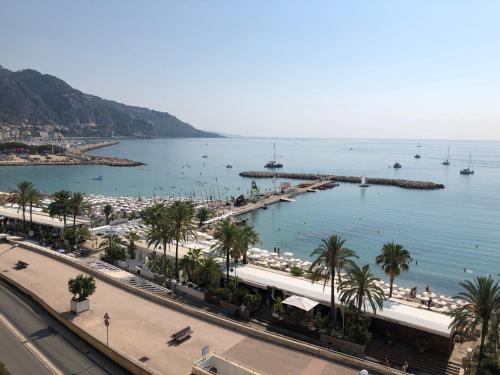 Appartement APPARTEMENT TERRASSE VUE MER Sea view terrace apartment \ 1 Porte de France Menton