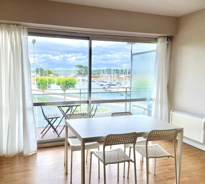 Appartement Terrasse vue port de plaisance de Perros-Guirec 33 Rue Anatole le Braz 22700 Perros-Guirec