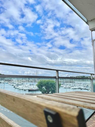Terrasse vue port de plaisance de Perros-Guirec