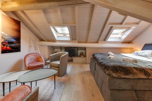 The Attic - Ideally located in the old town