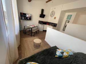 Appartement The California Dream - hyper-centre - 2mn gare SNCF - WIFI NETFLIX gratuit 26 Rue Emilie Cholois 79000 Niort Deux-Sèvres