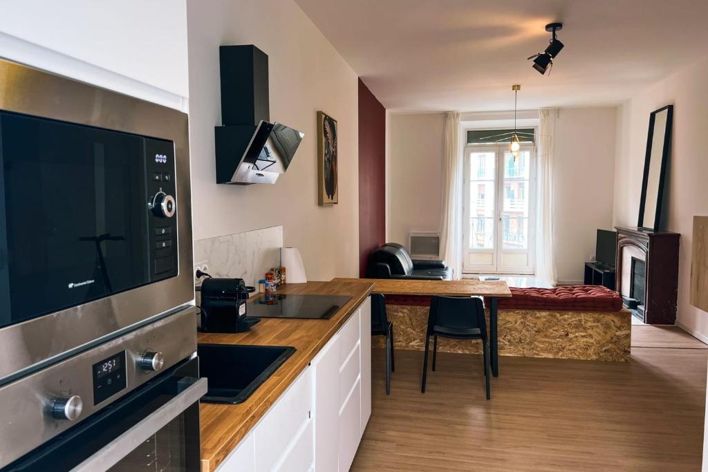 Appartement The charmant at Grenoble #DT 16 rue Condorcet 38000 Grenoble