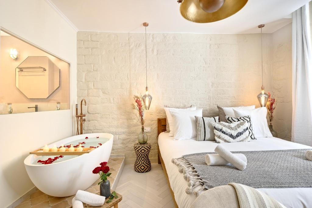 The Charming Luxembourg Garden 12 rue royer collard, 75005 Paris