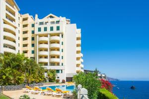 The Cliff Side Apartment