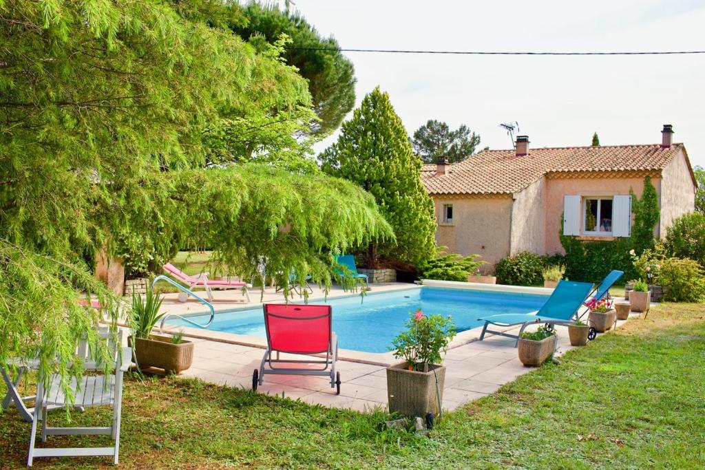 THE CREW HOUSE LA CIOTAT - Maison de pêcheur en triplex 3 chambres et box privatif au dessus du Vieux Port 13600 La Ciotat