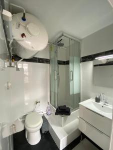 The Eiffel Tower room