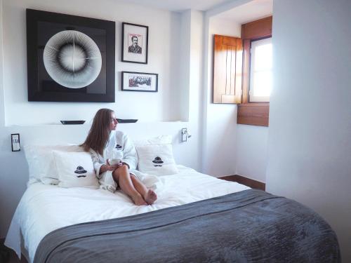 The Explorer's Home | Sunny. Central. Free Parking