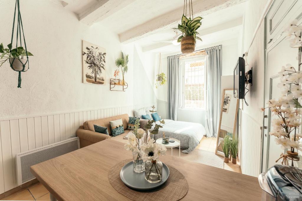 THE GAÏA 10 Rue du Général d'Andreossy, 06600 Antibes