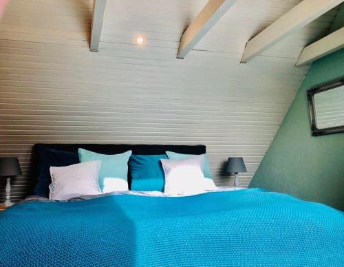 The-Little-Blue-Cottage-Inselweg-7