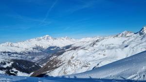 The little refuge of La Plagne (French Alps)