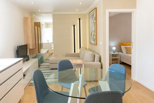The Modern 1385 Apartment