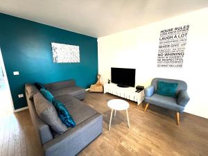 The Modern - Large Apartment - With Parking and Terrace