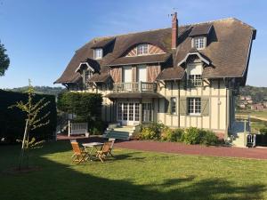 The Old Fenwick House