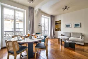 The Perfect Parisian Flat Bd St-Germain - Mid Term