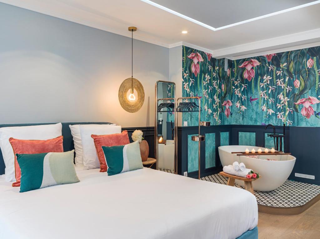 The Pop Art Suite 33 avenue Victor Hugo, 75116 Paris