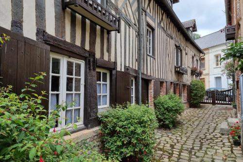 The Saint Jean Suite - Cozy for 2 - Center Honfleur