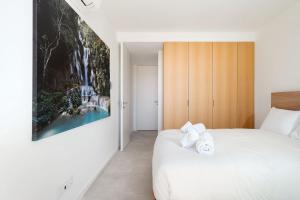 The Sapphire, by Ideal Homes - Deluxe Apartment
