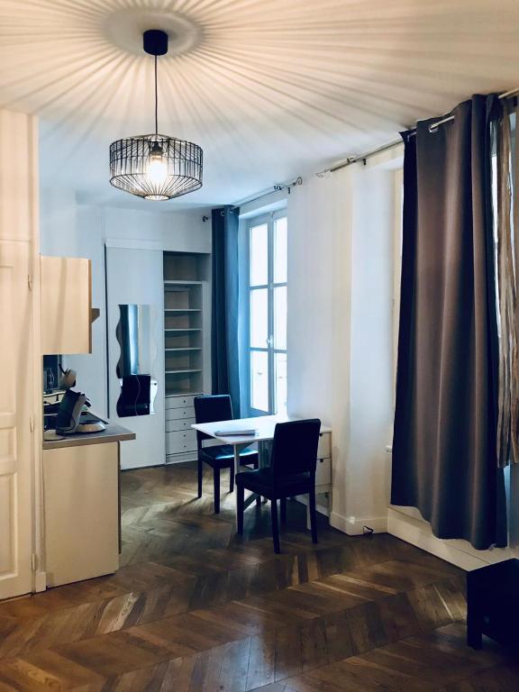 Appartement The Spot in the Center on Fontainebleau 155 Rue Saint-Merry 77300 Fontainebleau