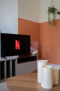 The Tiny Suite - Lovely 1 BR apt. near Paris.