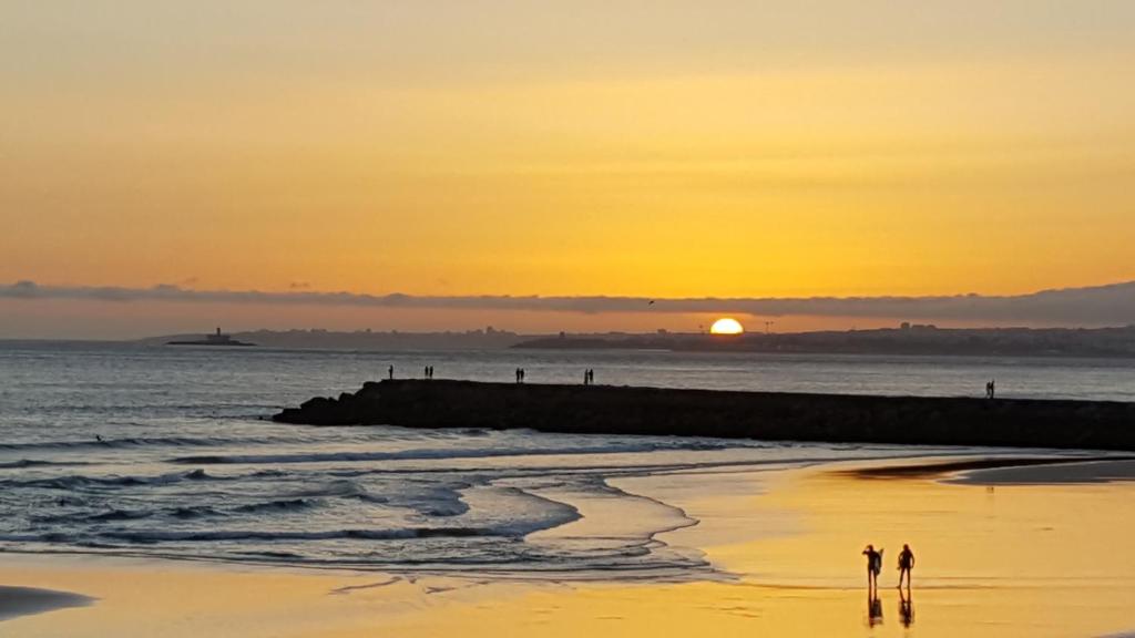 The View, High speed Wi-Fi Avenida 1 de Maio 48, 3F, 2825-395 Costa da Caparica