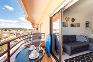 Appartement The View, High speed Wi-Fi Avenida 1 de Maio 48, 3F 2825-395 Costa da Caparica -1