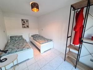 Theox Apartment No 5 Leaf Green für 4 Personen mit Balkon