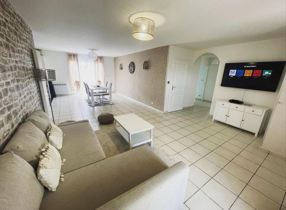 Three Bedroom plus big kitchen plus SelfCheckIn plus Street Parking 10407 Berlin