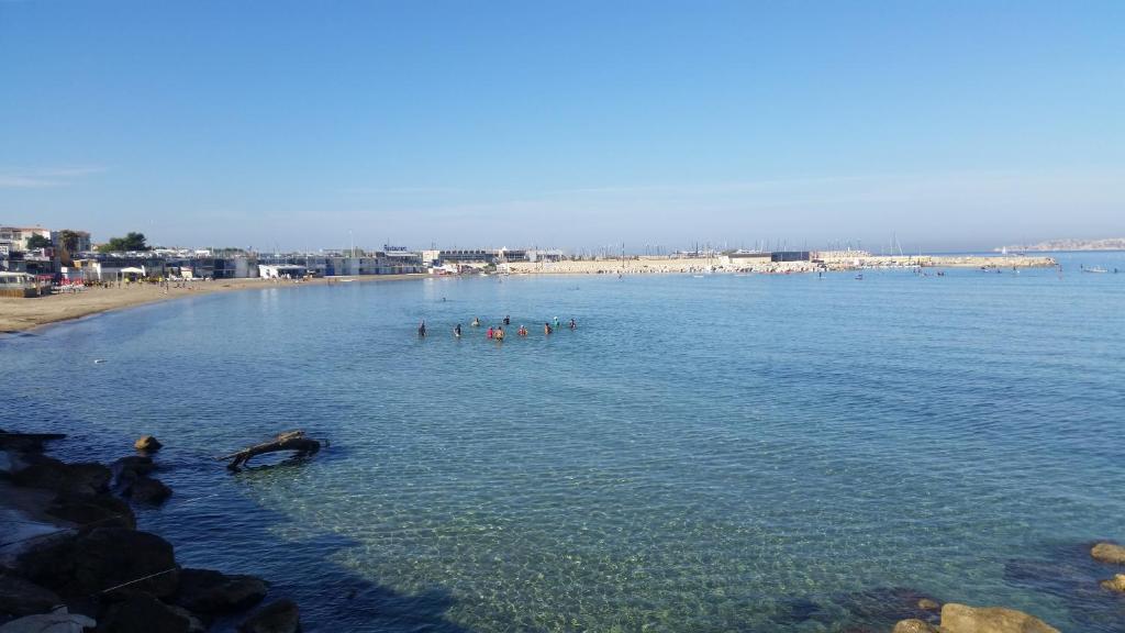 TIBOU PLAGE 7 Traverse Tiboulen, 13008 Marseille