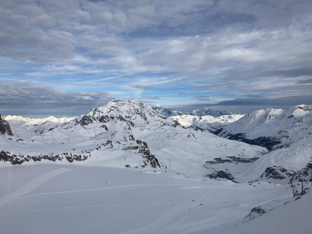 TIGNES - VAL D'ISERE - SKI au PIED RESIDENCE LE PRARIOND Lieu dit Le Val Claret, 73320 Tignes