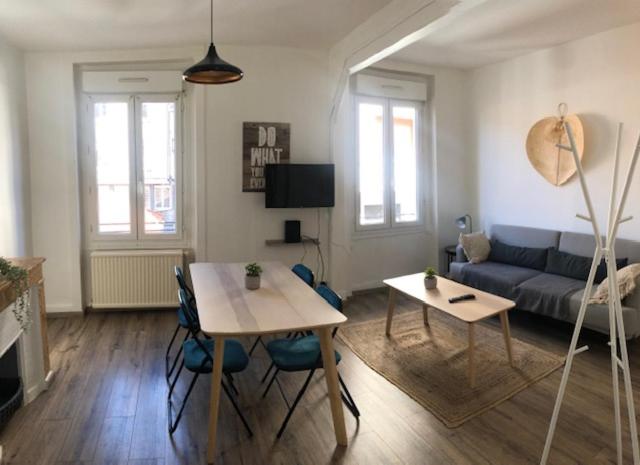 Tissot Appart 2 chambres cosy centre ville 26 Rue Jean Claude Tissot, 42000 Saint-Étienne