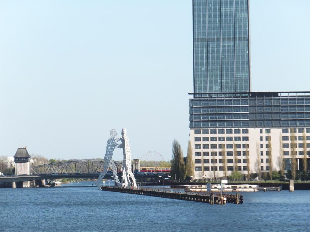 Tolle Wohnung in geilem Kiez (Boxhagener Kiez) Grünberger Straße 36, 4. Etage Vorderhaus, 10245 Berlin