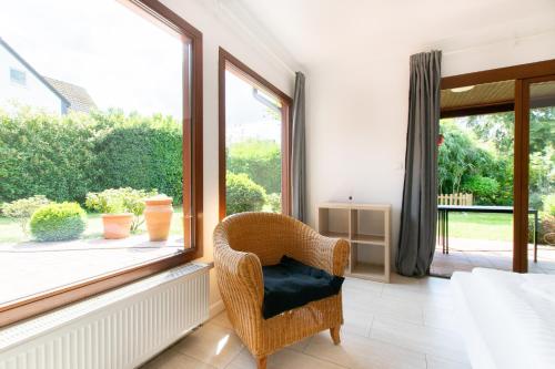 Tolstov House - 6 Room Villa with Garden - 15min Messe DUS
