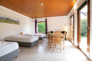 Tolstov House - 6 Room Villa with Garden - 15min Messe DUS