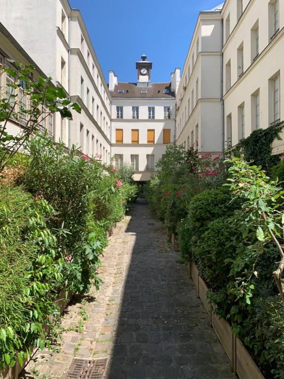 Top cozy apartment in the Upper Marais Area 68 Rue Amelot, 75011 Paris