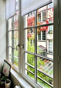 Top cozy apartment in the Upper Marais Area