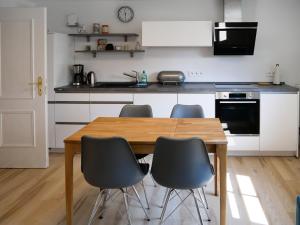 Top Ferienwohnung im Herzen Reriks mit Garten