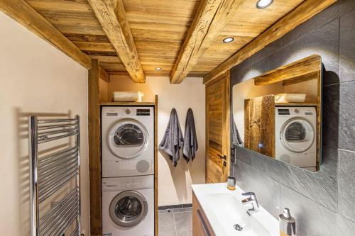 Top floor apartment, ski in ski out, superb view