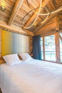 Top floor apartment, ski in ski out, superb view