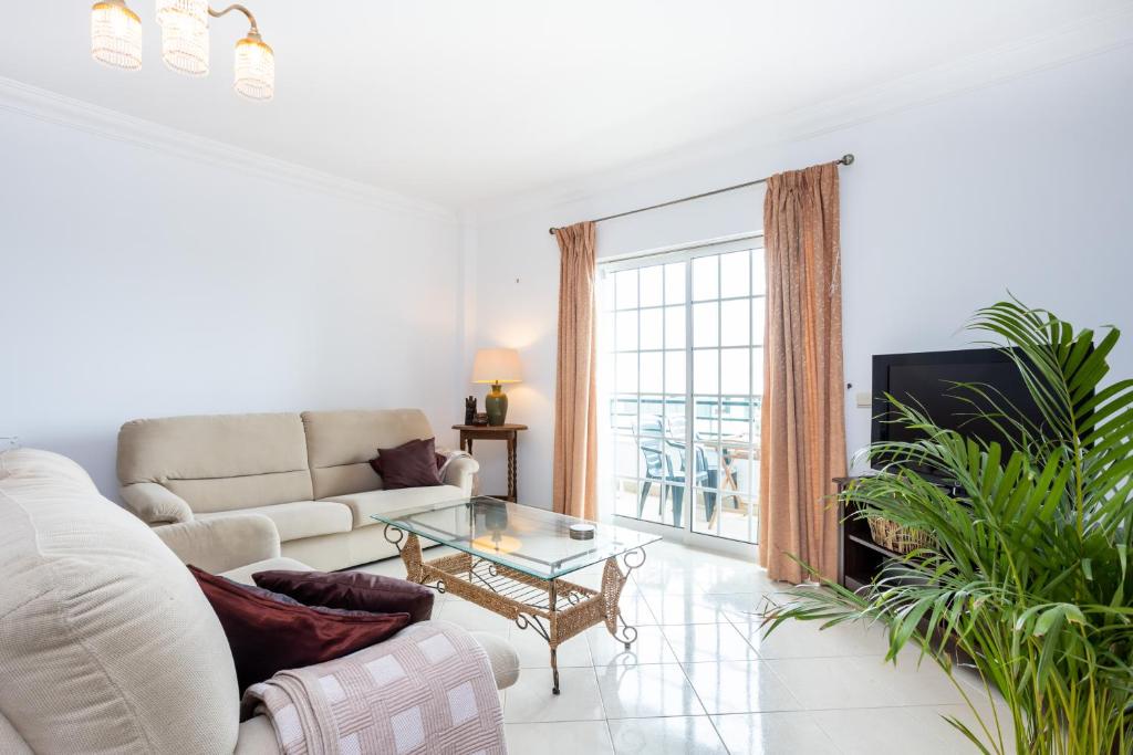 Top floor apartment with great views! Rua Joaquim Agostinho Lote 2A Apartment 3G, 8200-317 Albufeira