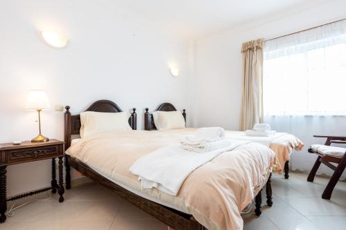 Top floor apartment with great views!