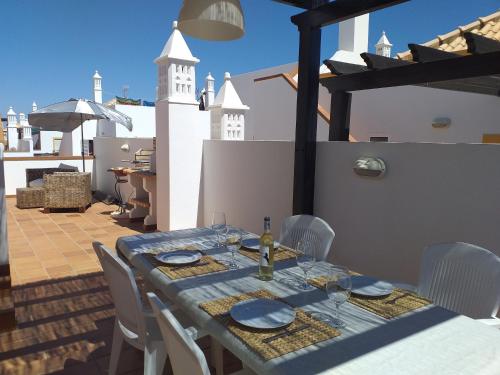 Top Floor, Double Terrace, Sea View
