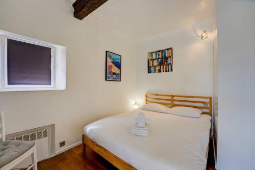 Top Floor Duplex Apt/Rooftop Views/Mins to Beach