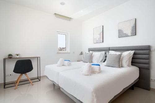 Top Floor Luxury Lagos Apartment by Ideal Homes