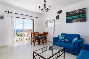 Top Floor Ocean View Apartment – Near Beach Luz