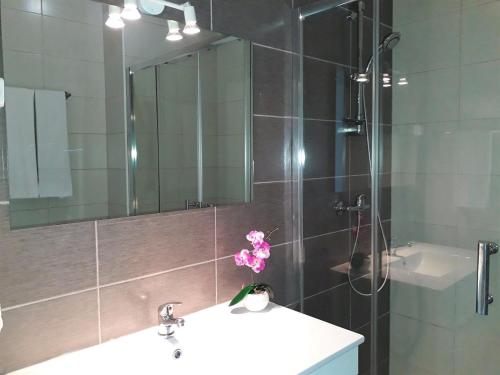 Torre 6- Vista Cidade, Aconchegante, 80mt Praia, Wifi
