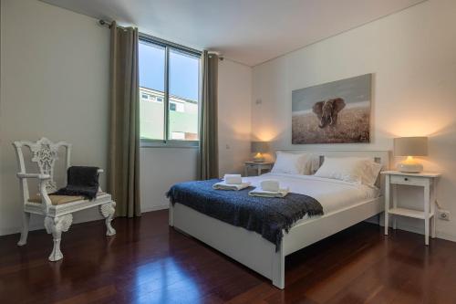 Touch of Class 2BDR Apartment by LovelyStay