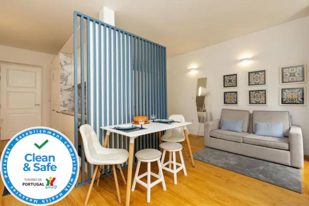 Touchy Porto 419 Rua do Almada, 4000-303 Porto