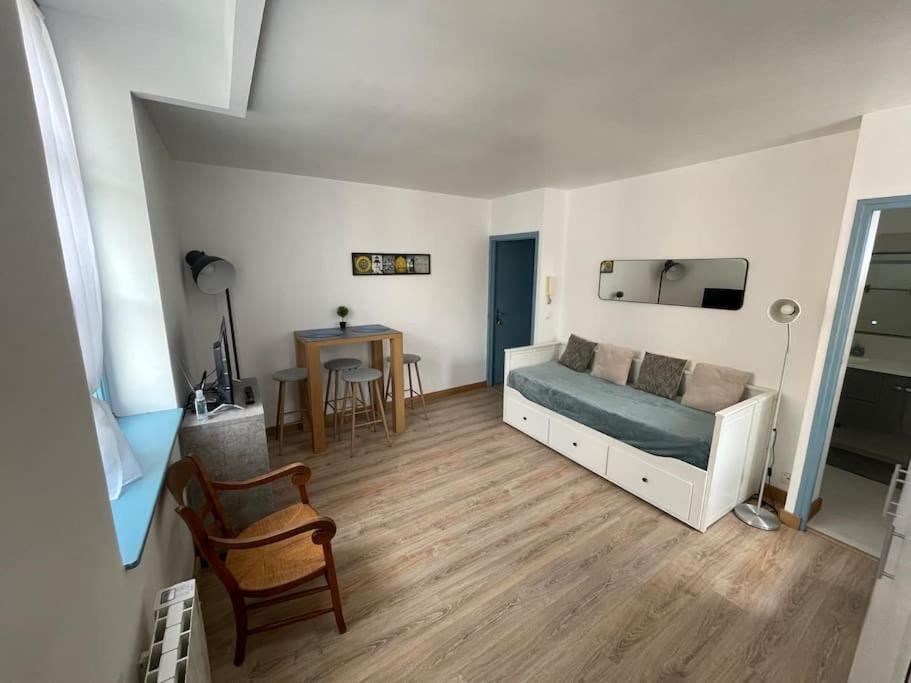 Toulon 15 rue chevalier Paul Etage 3 droite 15 rue chevalier paul, 83000 Toulon