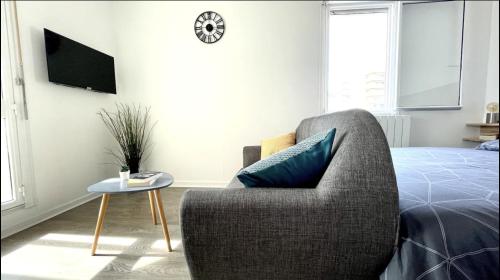 Toulon : Joli studio refait à neuf, vue mer